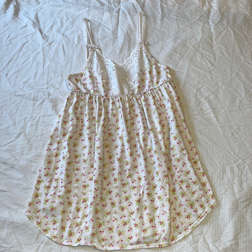 Victoria’s Secret Cotton Eyelet Chemise Cami Tank Top Sz XS Roses Rosette